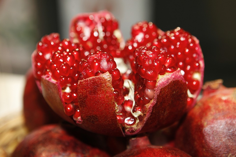 Benefits of pomegranate, Nutrition, facts